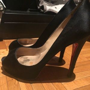 💯% Authentic Christian Louboutin Peep toe pumps